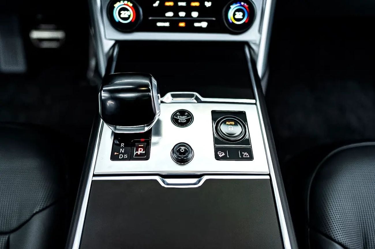 Land Rover Range Rover Autobiography SV 5.0L MIDDLE EAST SPECS | SV P530 | REAR TVS | LEG REST TWO TONE INTERIOR