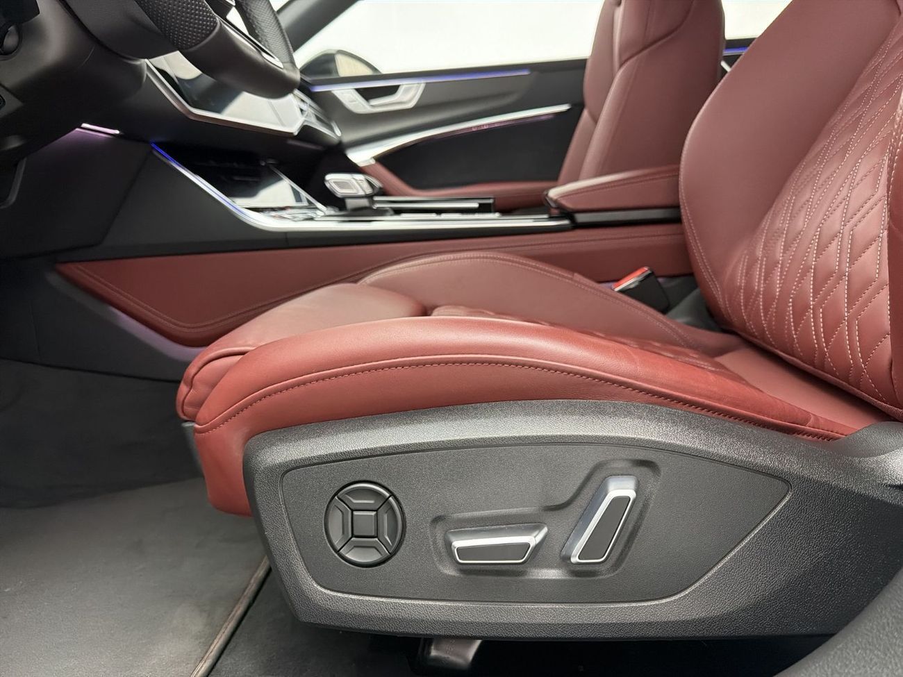 Audi S7 TFSI quattro 2.9L Sportback TFSI 450hp (Ref# 21048)