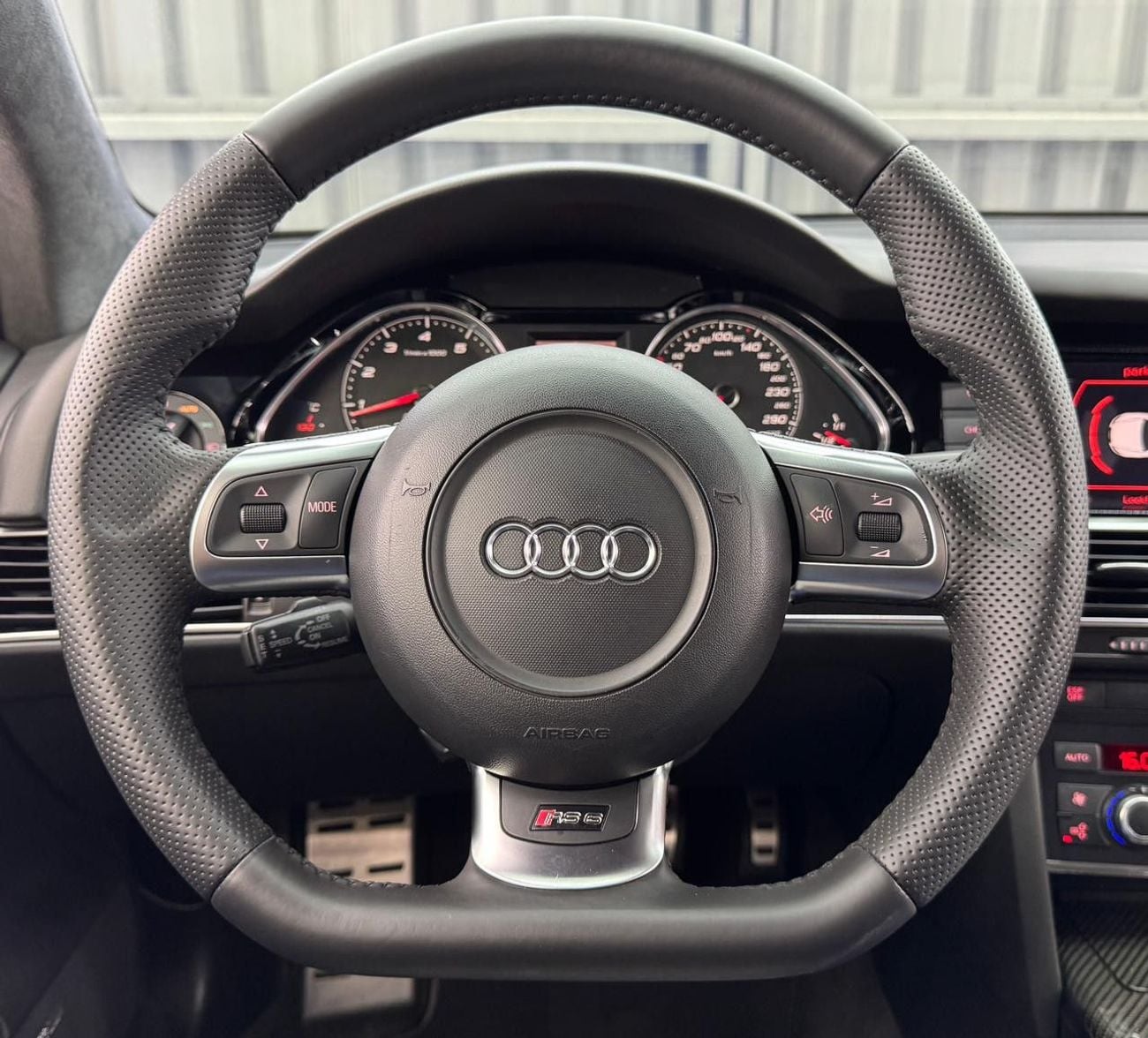 Audi RS6 RS6 Japanese | 5.0L V10 | 6 Speed