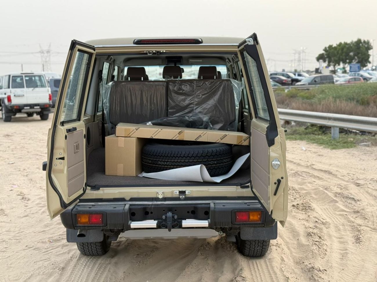 Toyota Land Cruiser 70 4.0L MID OPTION MANUAL WITH COOLING BOX