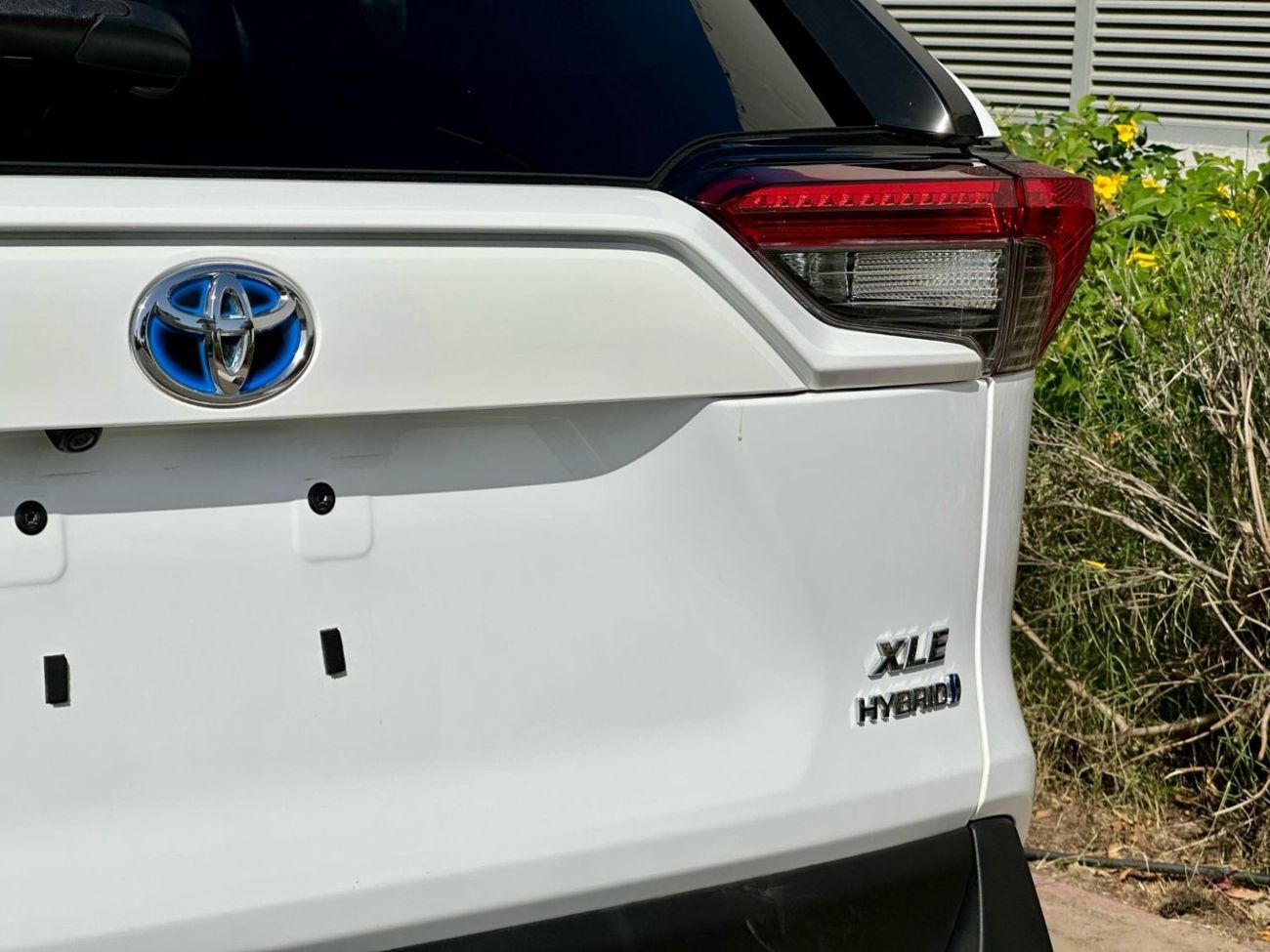 تويوتا راف ٤ XLE-AWD Hybrid Full Option