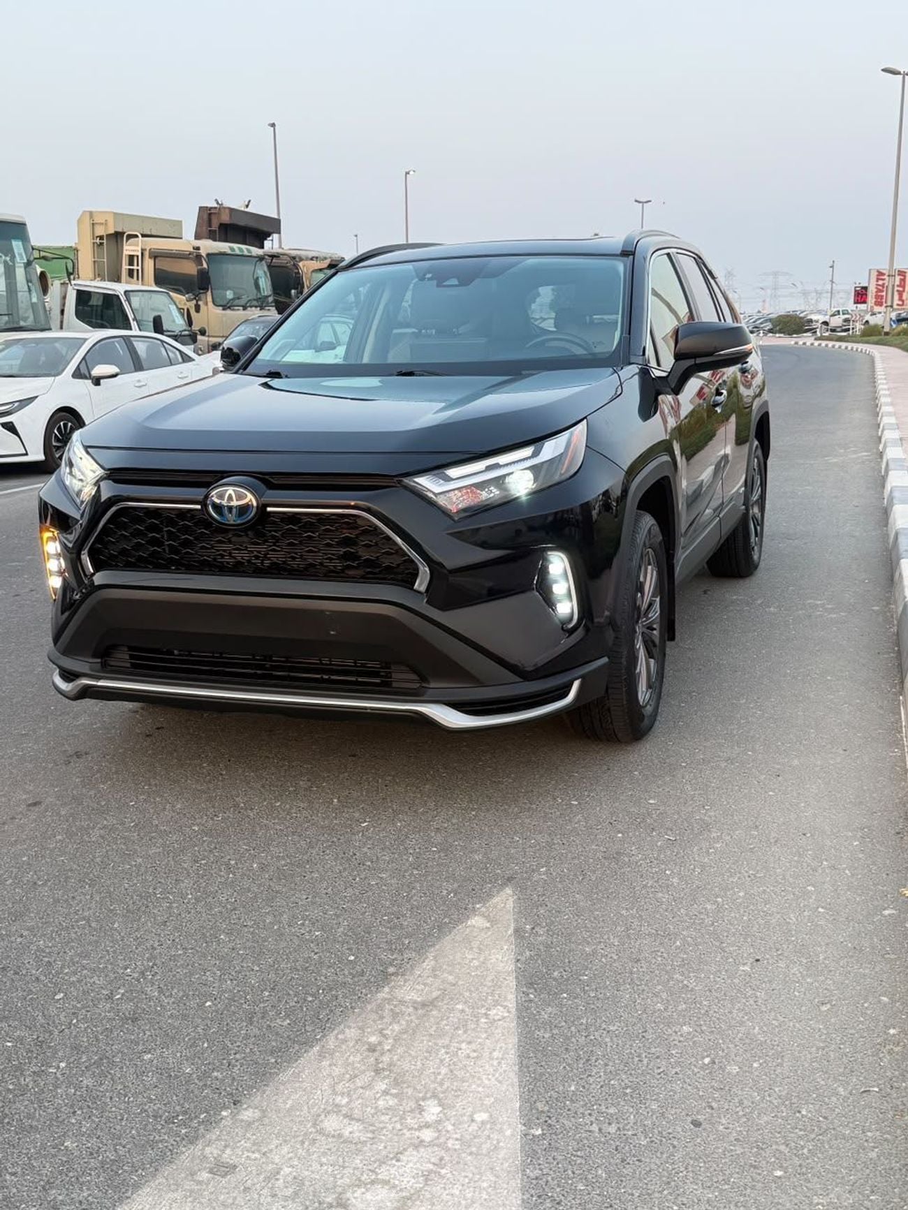 تويوتا راف ٤ XLE HEV RAV4 XLE Premium HV AWD 4X4