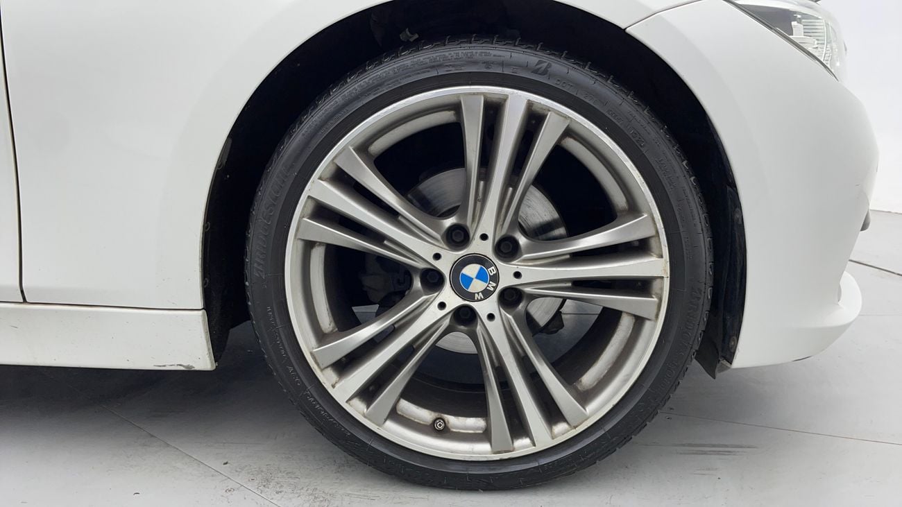 BMW 320i EXECUTIVE 2 | Zero Down Payment | Free Home Test Drive