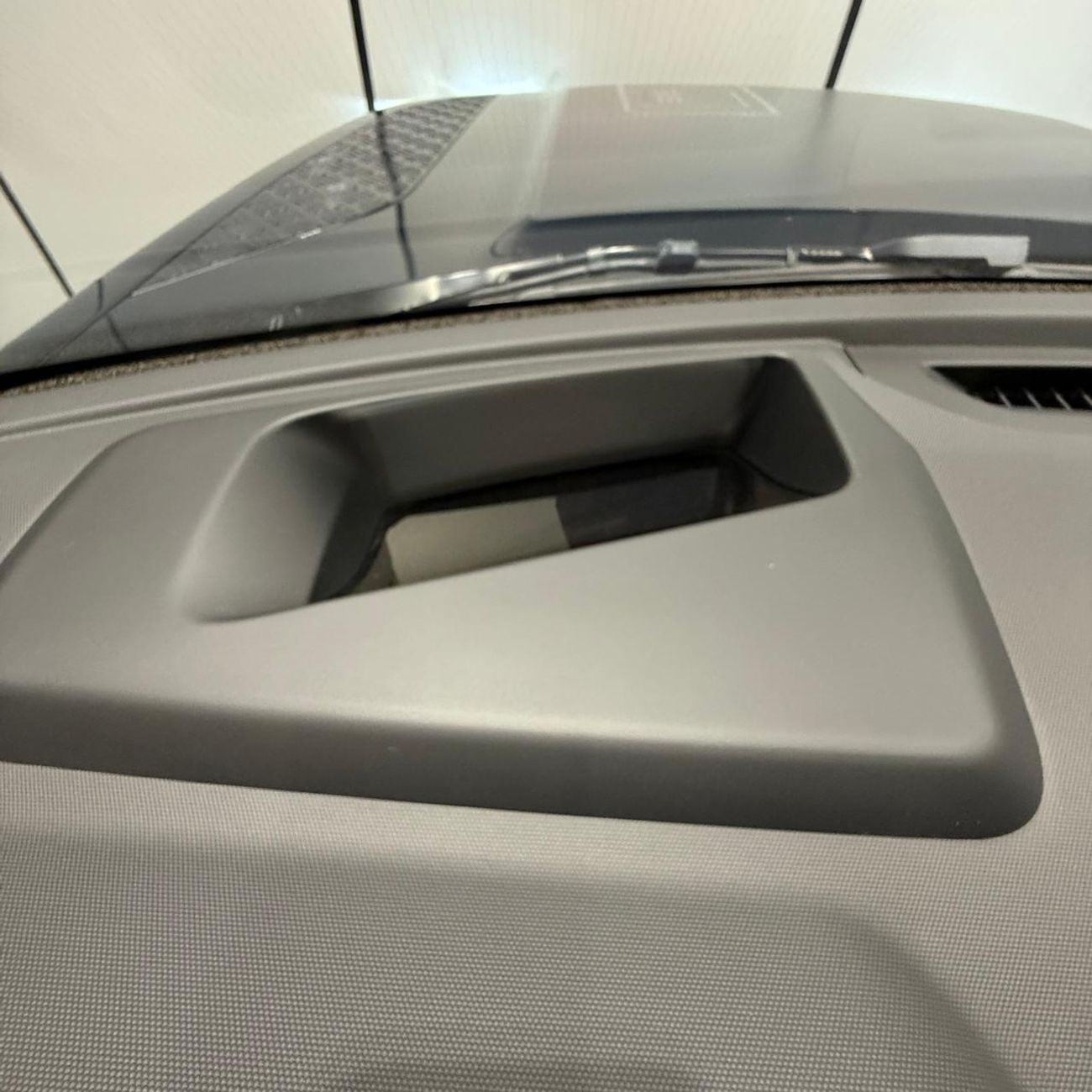 لاند روفر ديفندر 110 X P525 5.0L