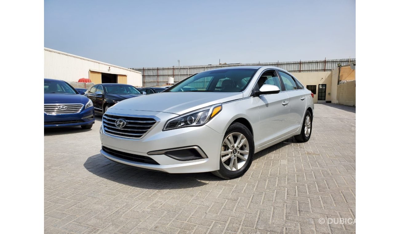 Hyundai Sonata SE - Very Clean Car