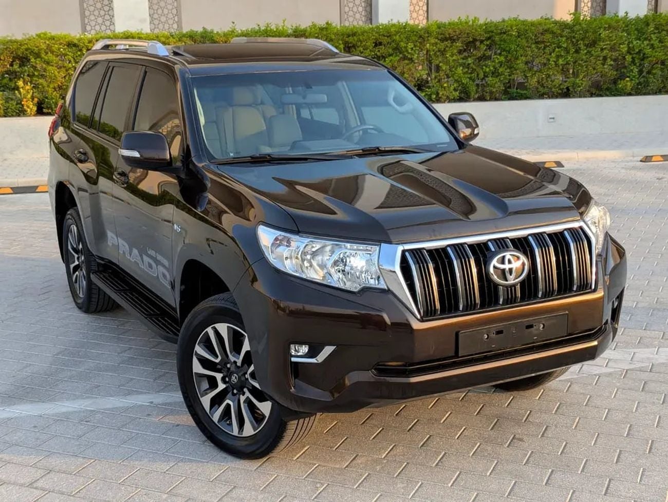 Toyota Prado VXR 2022 GCC Specs - Interior and Exterior Excellent Condition