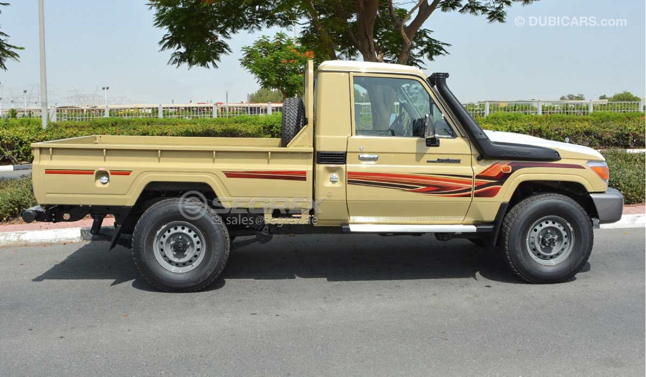 تويوتا لاند كروزر بيك آب SC 79 4.5 DSL V8 WITH WINCH AND DIFF FULL OPTION