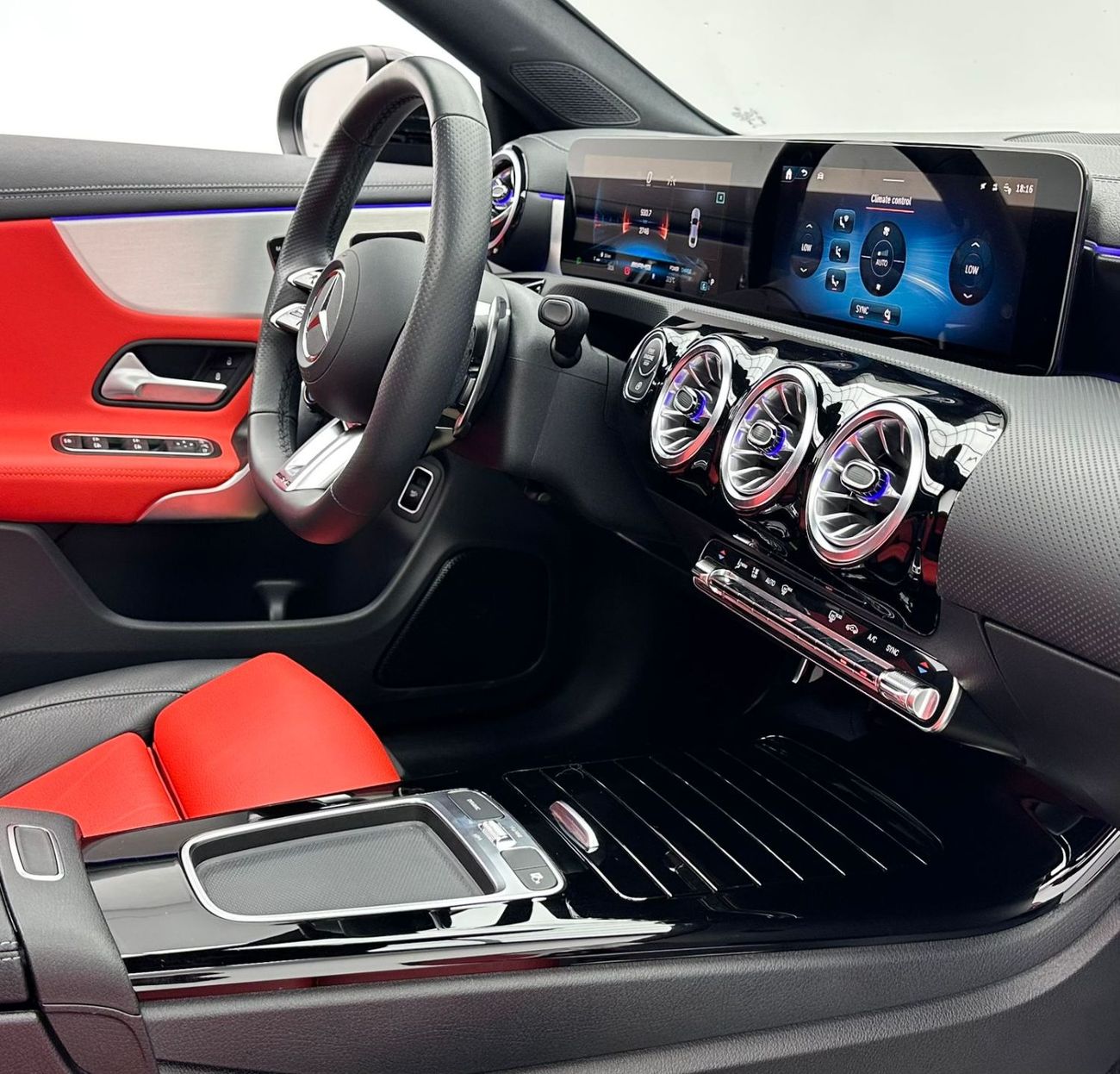 Mercedes-Benz CLA 35 AMG 2025 Mercedes-Benz CLA 35 AMG, 5 Year Mercedes Warranty + Service Contract, Excellent Condition, GCC