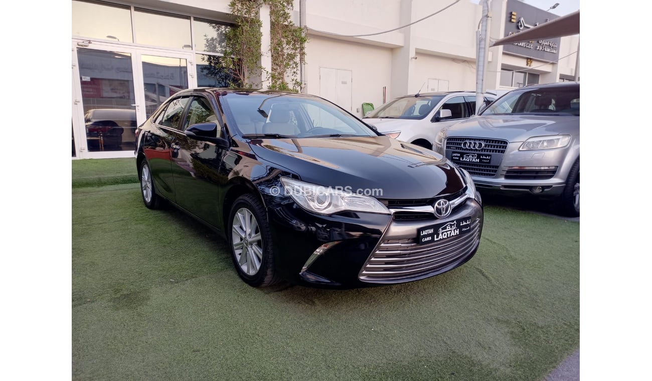 تويوتا كامري خليجى موديل 2016 بصمة مثبت سرعة تحكم رنجات حساسات خشب بحالة ممتازة لاتحتاج لأى مصاريف