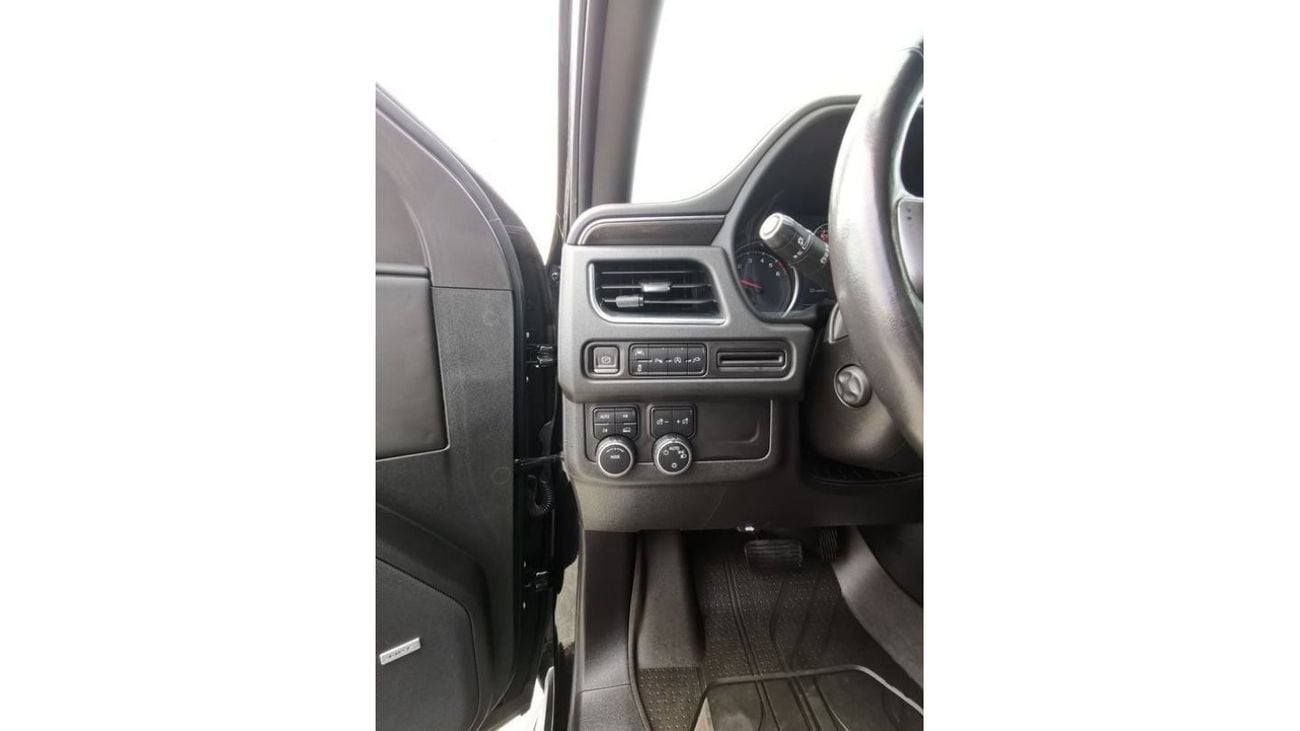 Chevrolet Suburban Chevrolet RST Suburban Diesel - 2021 - Black