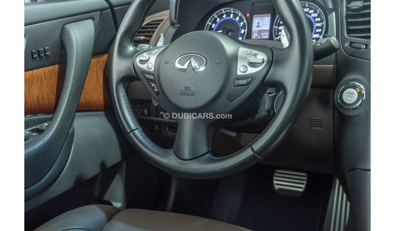 Infiniti QX70 2016 Infiniti QX70S 5.0L V8 Full Option / Full-Service History