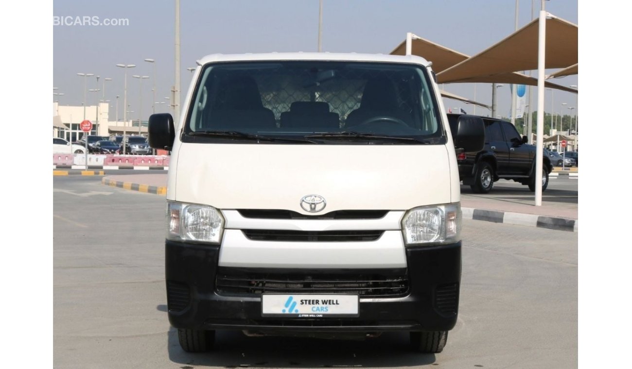 Toyota Hiace 2015 | MULTIPURPOSE DELIVERY PANEL VAN WITH GCC SPECS AND EXCELLENT CONDITION
