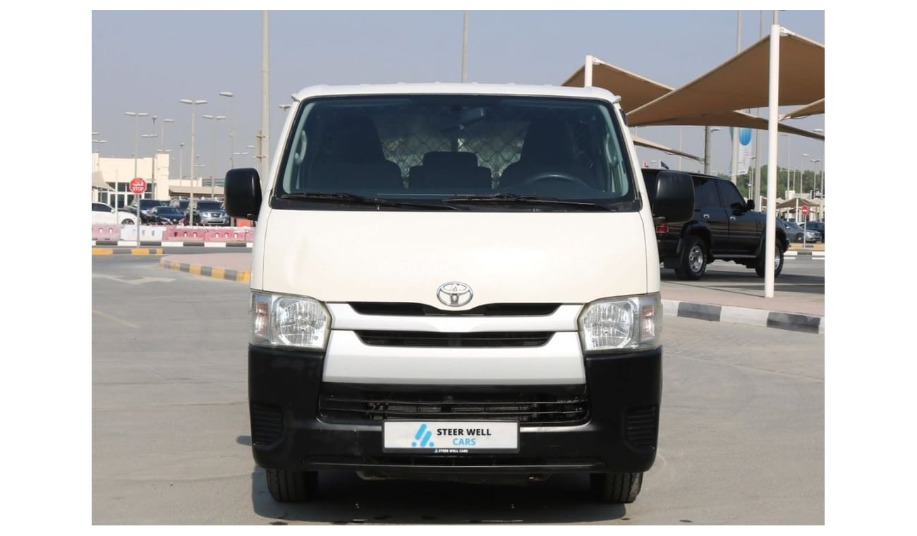 Toyota Hiace 2015 | MULTIPURPOSE DELIVERY PANEL VAN WITH GCC SPECS AND EXCELLENT CONDITION