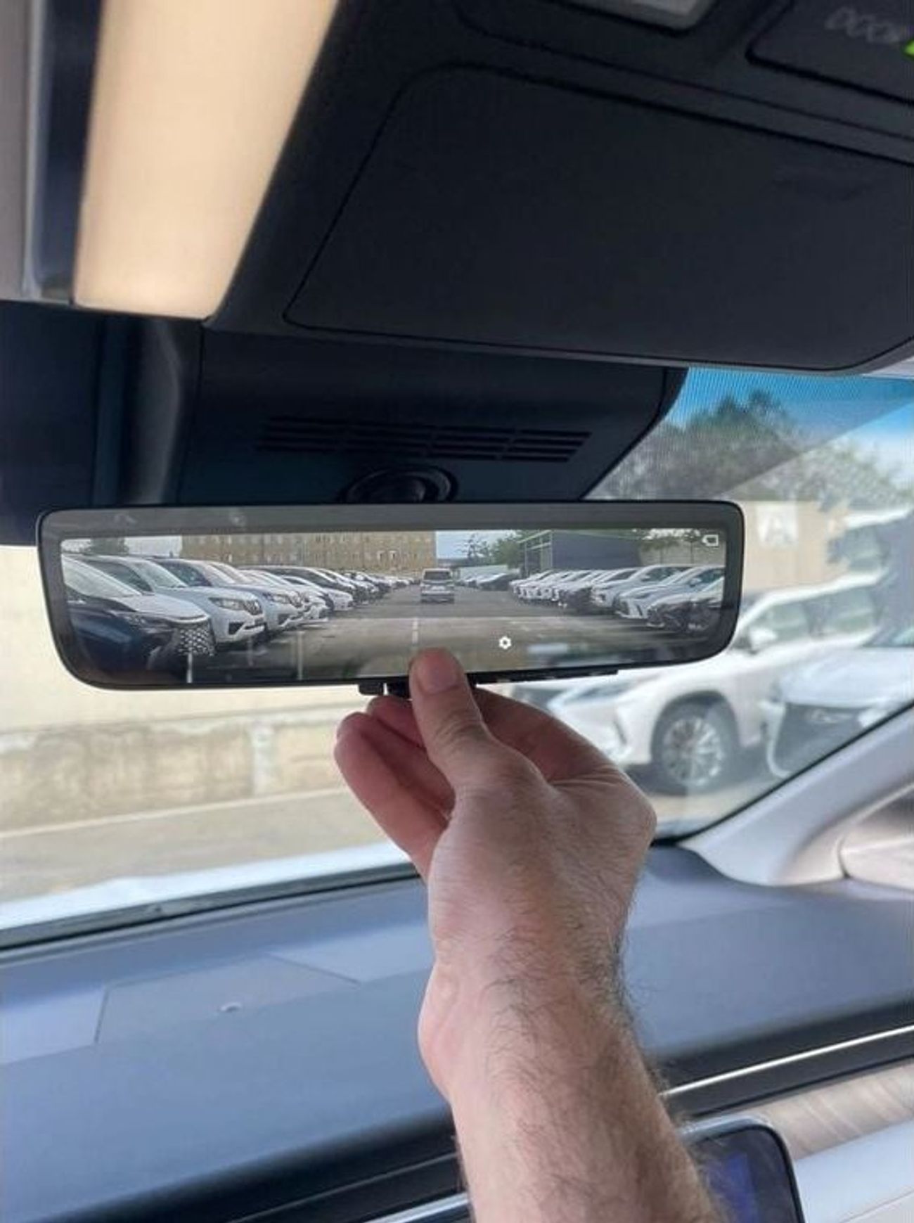 لكزس LM 350h 2.5L Hybrid 4 seater VIP 2024 YM (For export only)