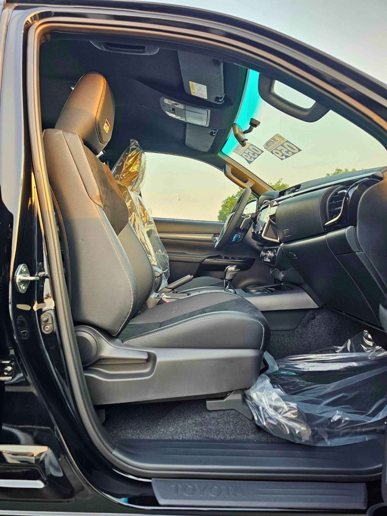 Toyota Hilux GR SPORT | 4.0L V6 PETROL | BLIND SPOT | OVER FNDER+WIDE BODY | 360 САМ | DIFF LOCK | CODE # H4GRY