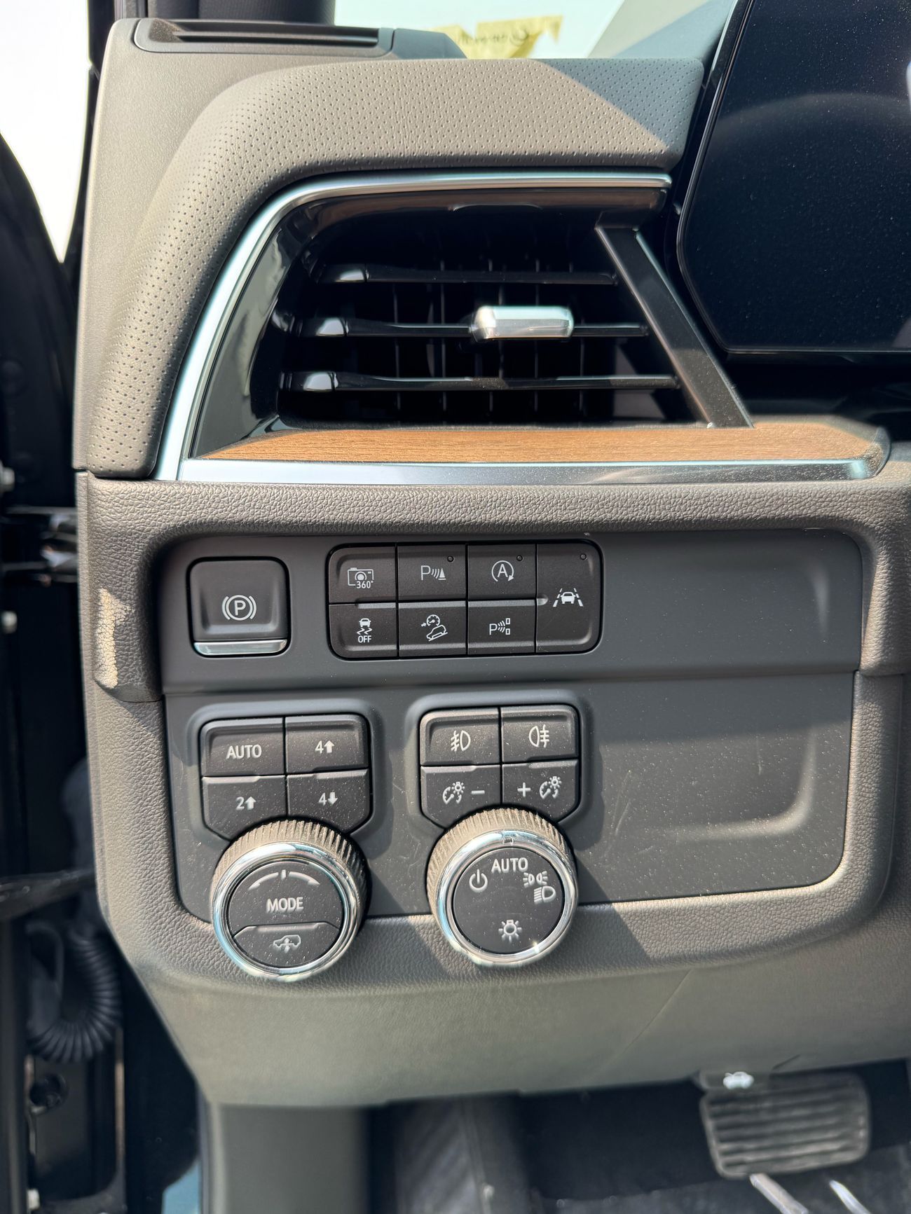 Chevrolet Tahoe Chevrolet Tahoe 2.7L Black Colour Best Price for Export