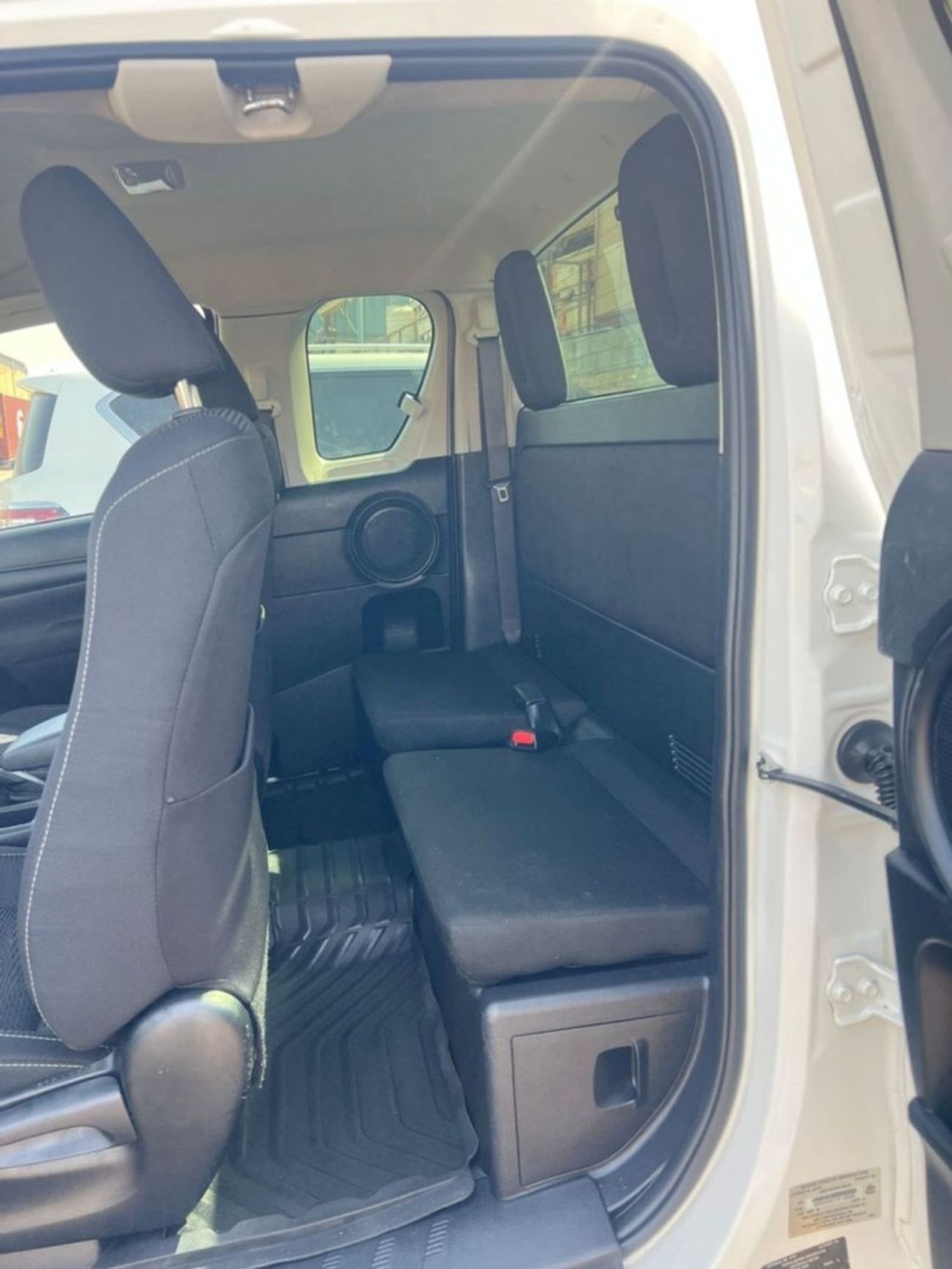 Toyota Hilux SMART CABIN ,DIESEL 2.8 LITER ,RIGHT HAND DRIVE ,AUTOMATIC