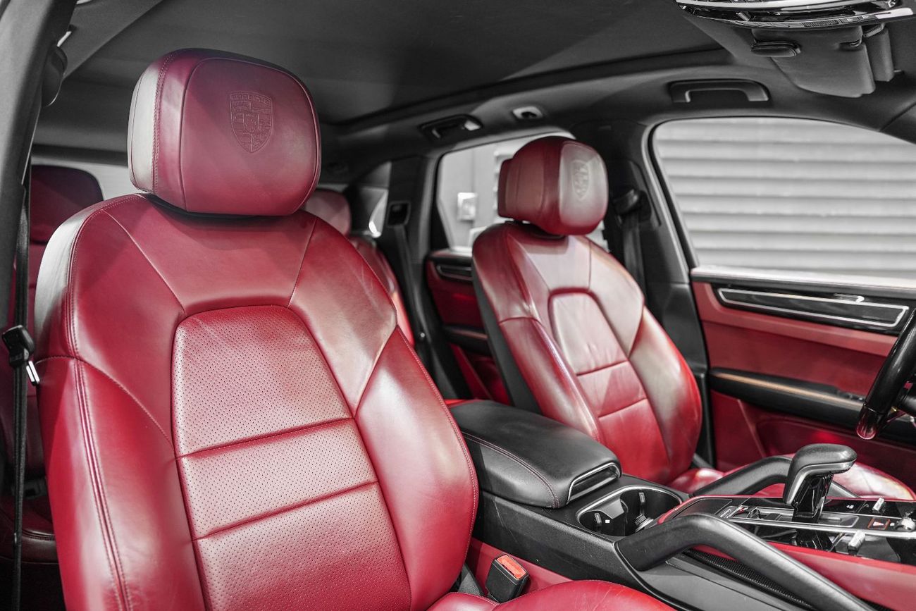 Porsche Cayenne S 2.9L (440 HP) Chrono Package, Panoramic Roof, Bose Sound System, GCC Spec!!