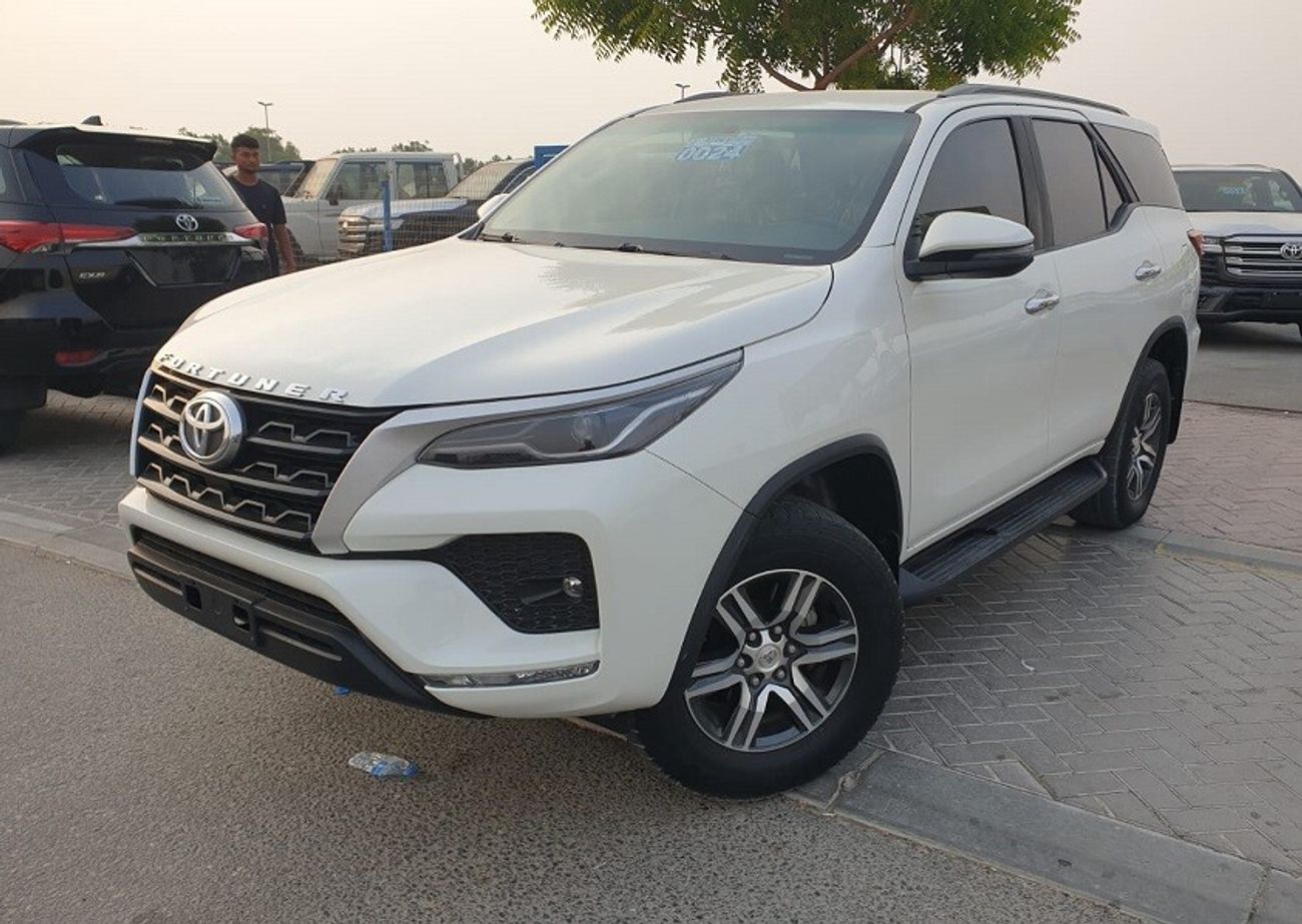 Toyota Fortuner 2.7L 4WD PETROL (USED)