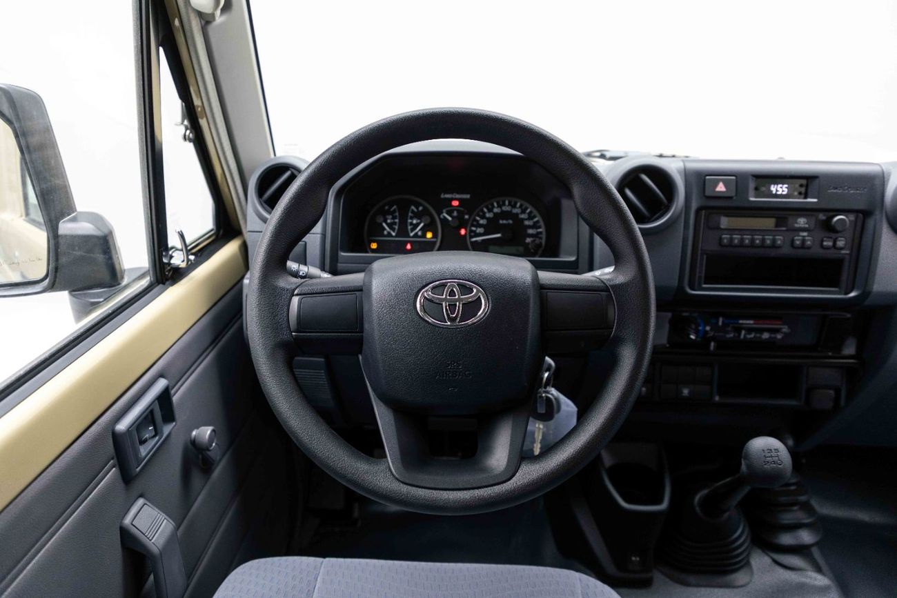 تويوتا لاند كروزر LC78 Hardtop 2.8L - Manual - Beige Inside Bluish Grey | Export Only