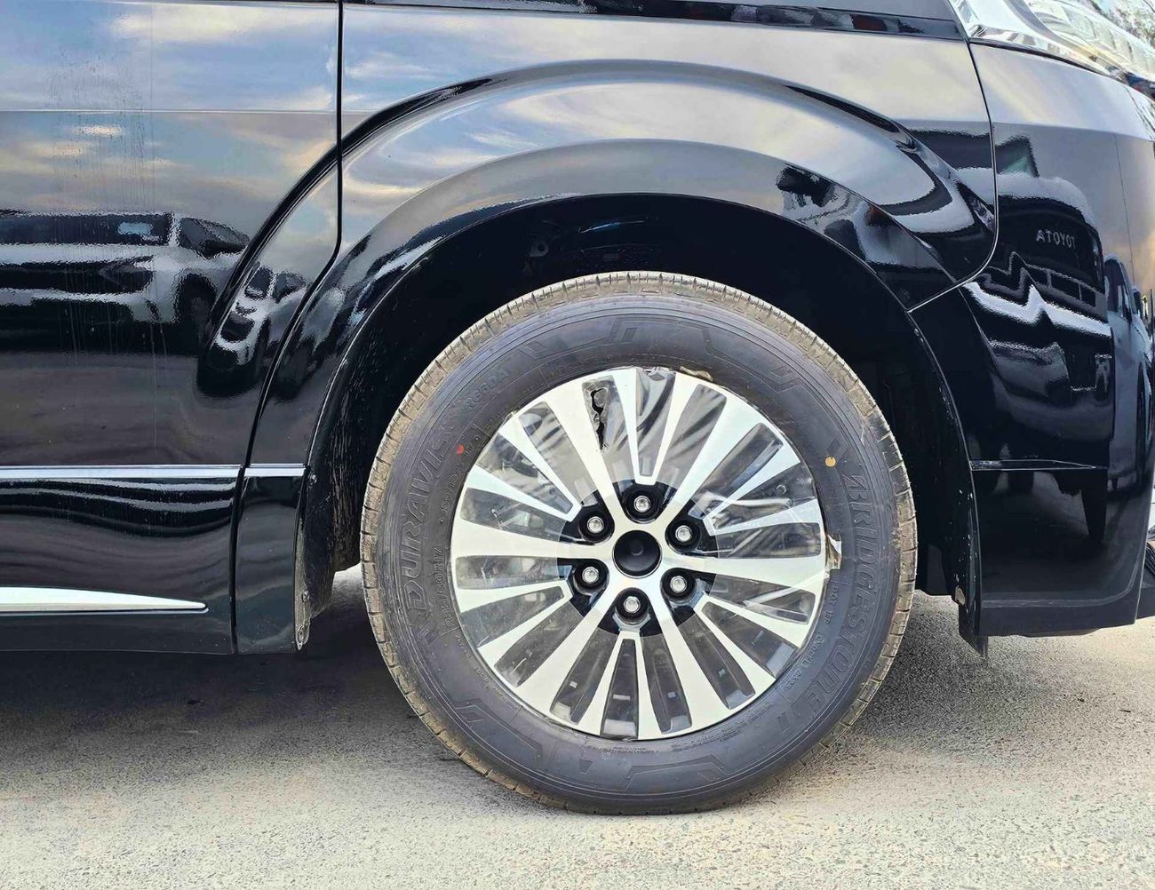 تويوتا جرافينا PREMIUM LUXURY / 3.5L V6 PETROL A/T / RADAR / 360*CAMERAS / VIP SEATS (CODE # GNPPR)