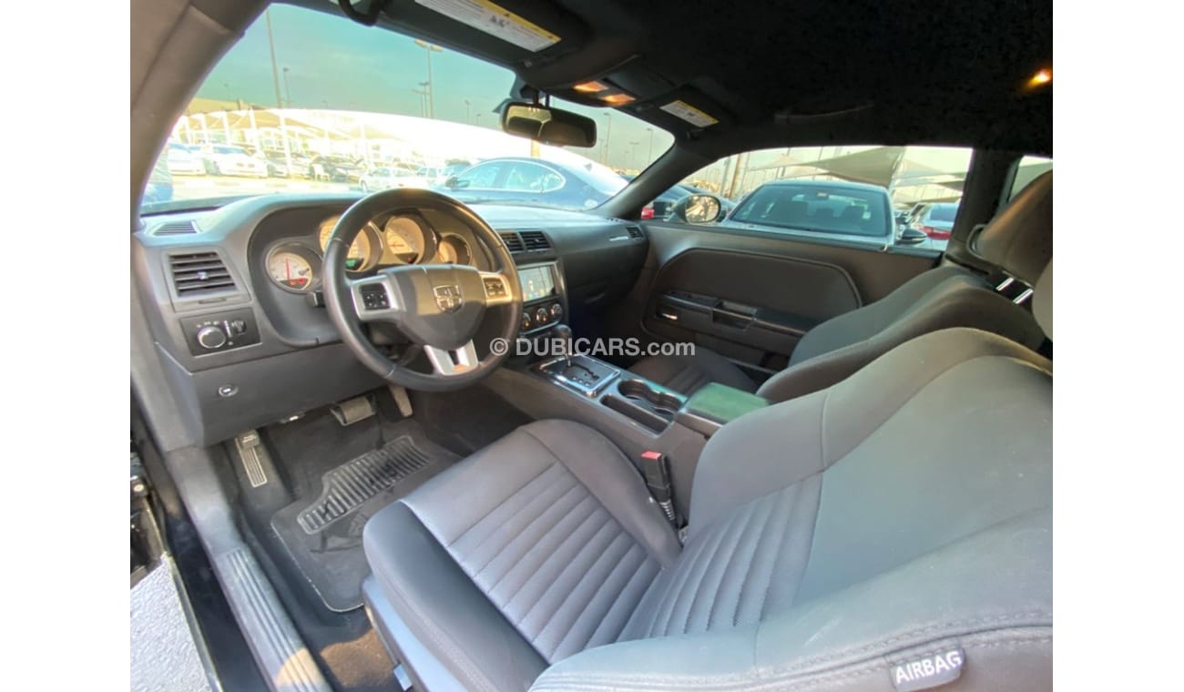 Dodge Challenger Dodge Challenger 2013 GCC V6 engine, in excellent condition