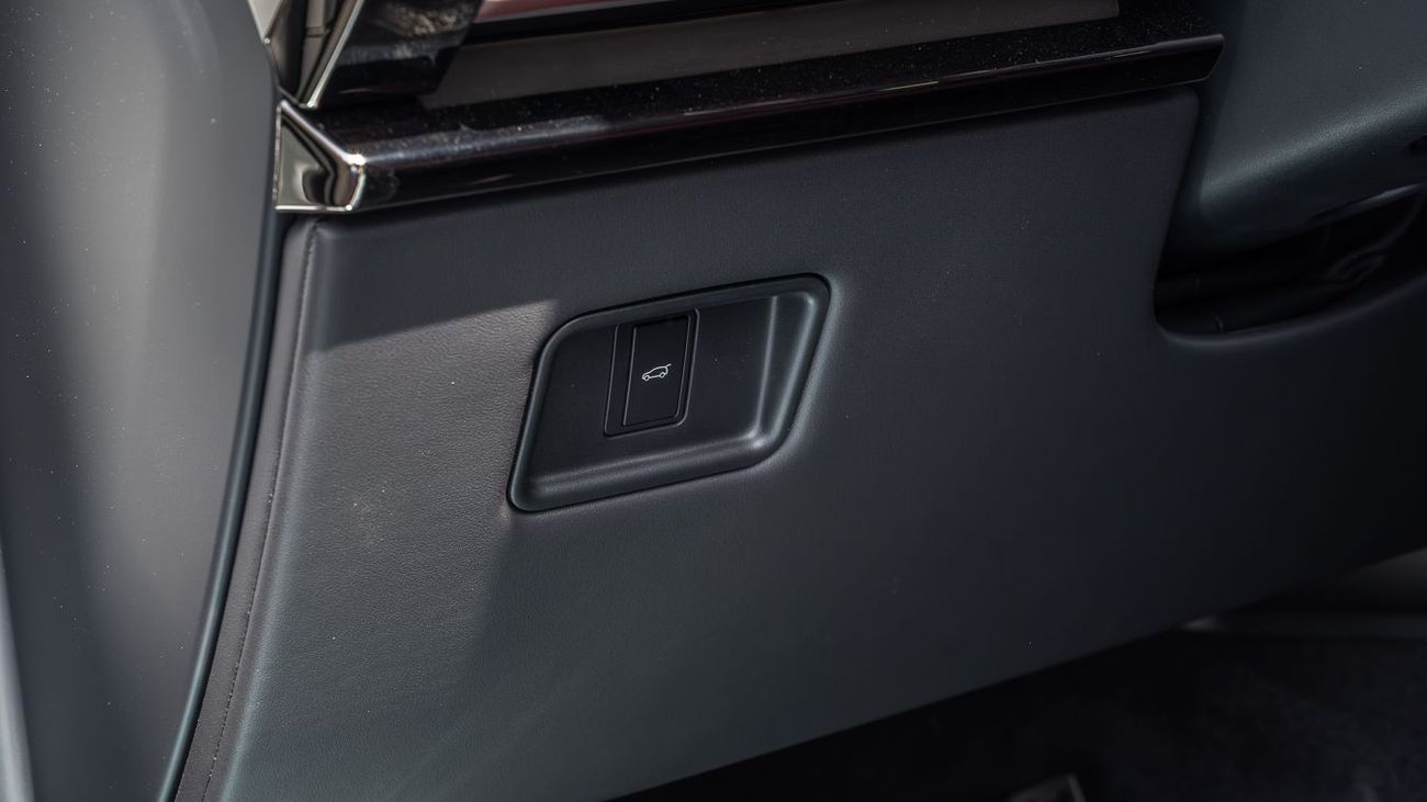 لاند روفر رينج روفر سبورت RANGE ROVER 3.0 SPORT -2025YM