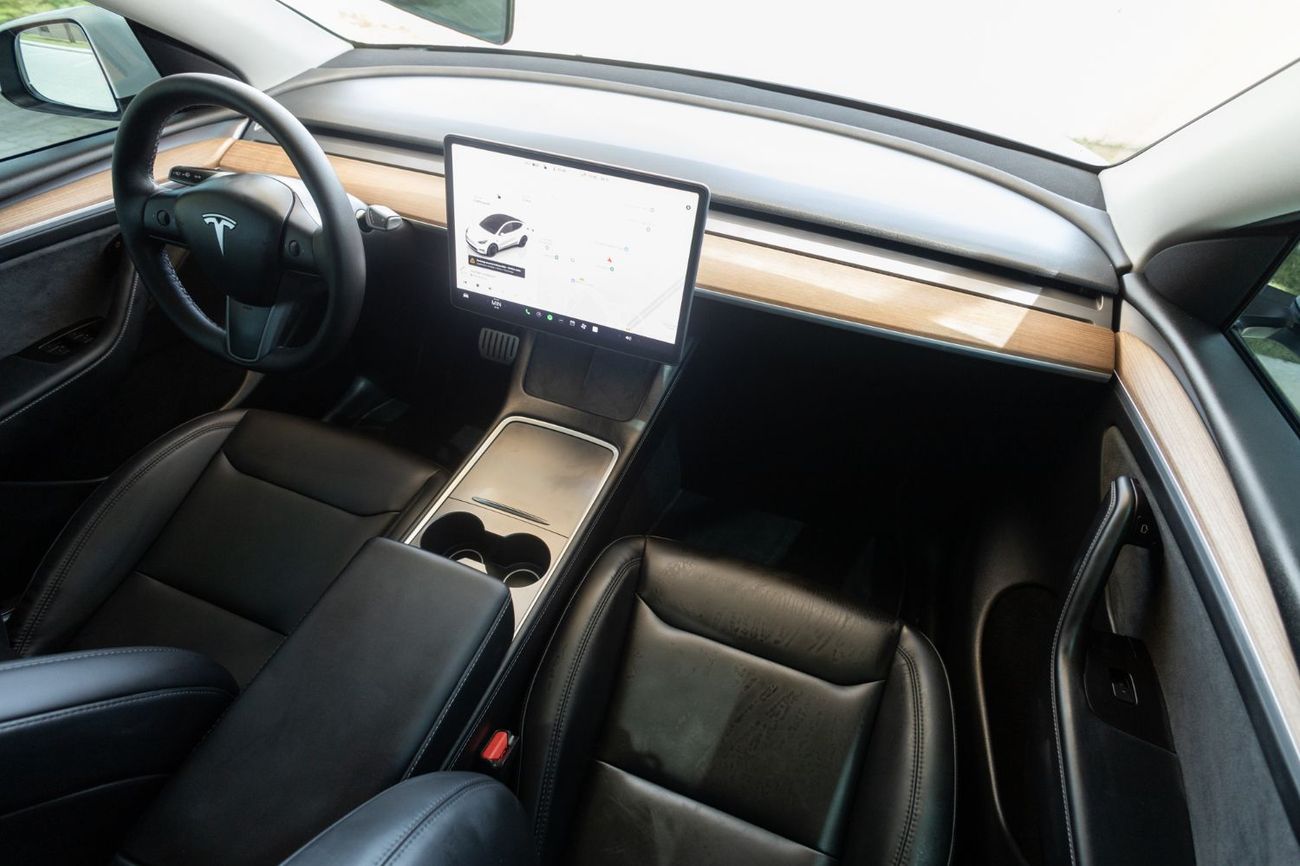 Tesla Model Y Tesla Model Y Performance 2022 GCC under Agency Warranty with Flexible Down-Payment.