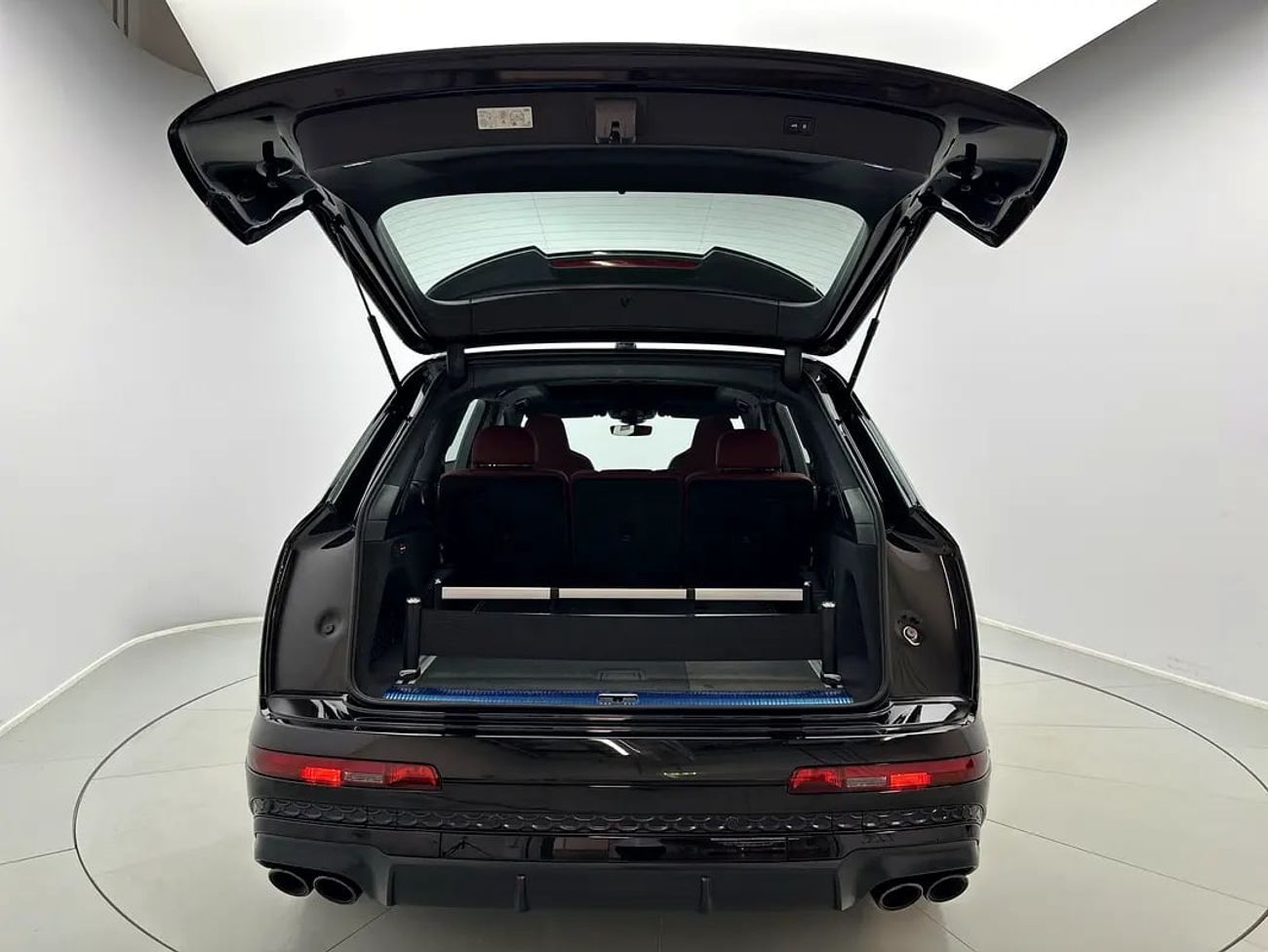 Audi SQ7 SUV TFSI 507hp (Ref# 14581)