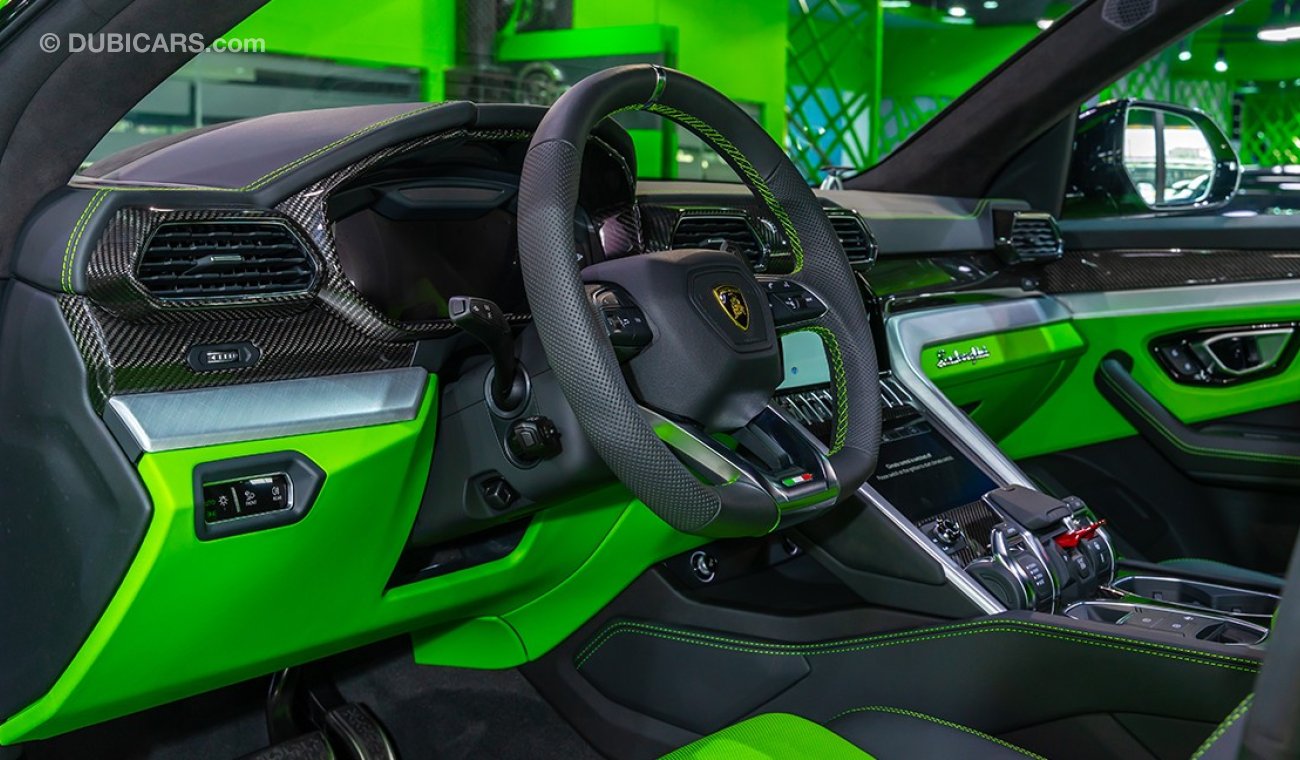 Lamborghini Urus IN PEARL VERDE MANTIS | 2021 | BRAND NEW | ZERO KM