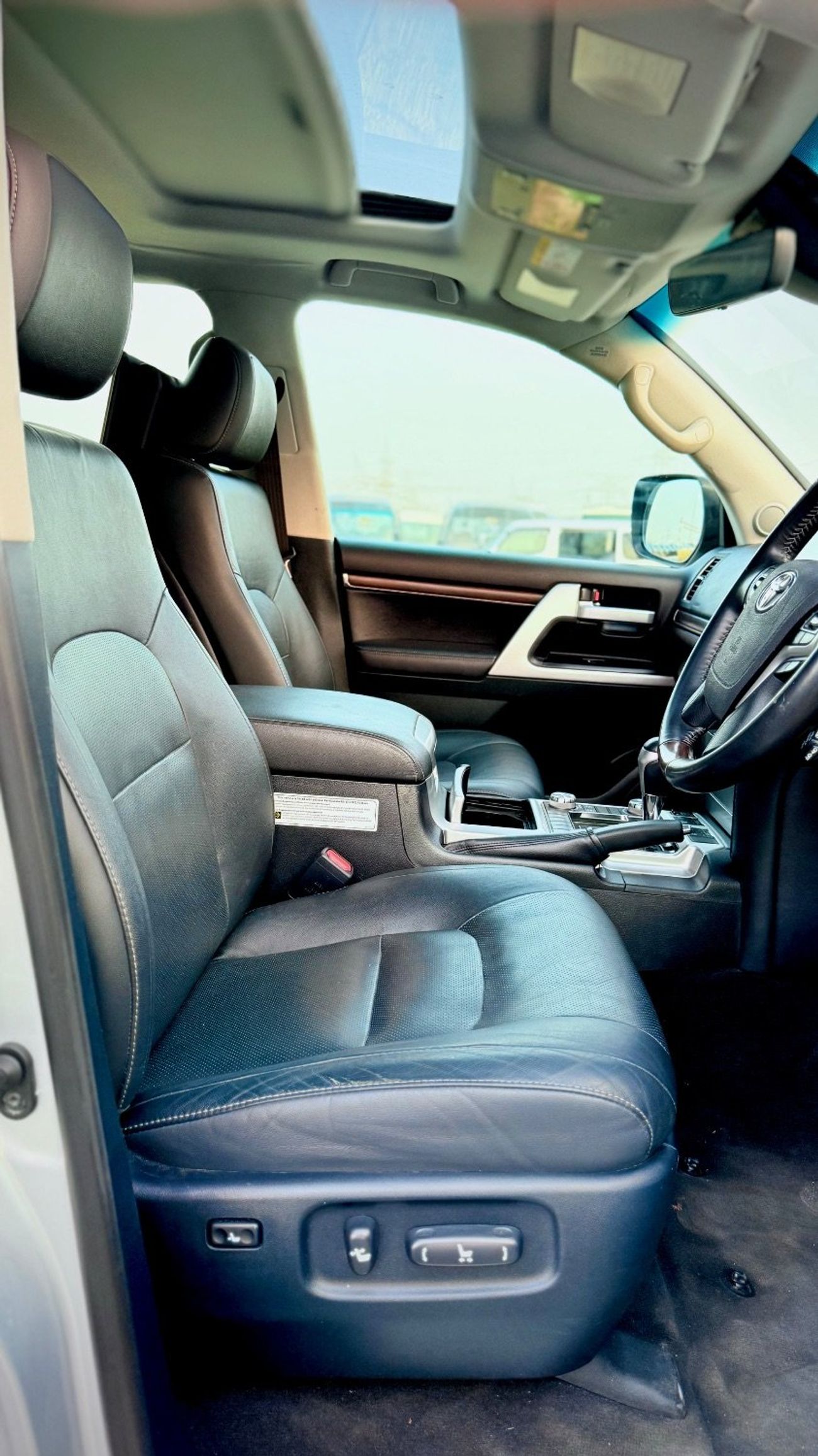 Toyota Land Cruiser 2021 Facelift 2023 Shape SAHARA V8 RHD DIESEL ENGINE FULL OPTION