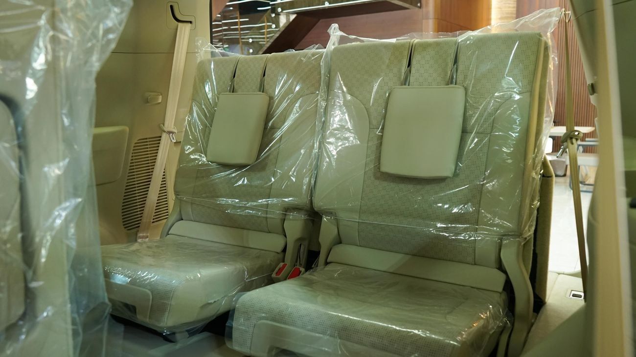 تويوتا لاند كروزر VXR 4.0 L V6