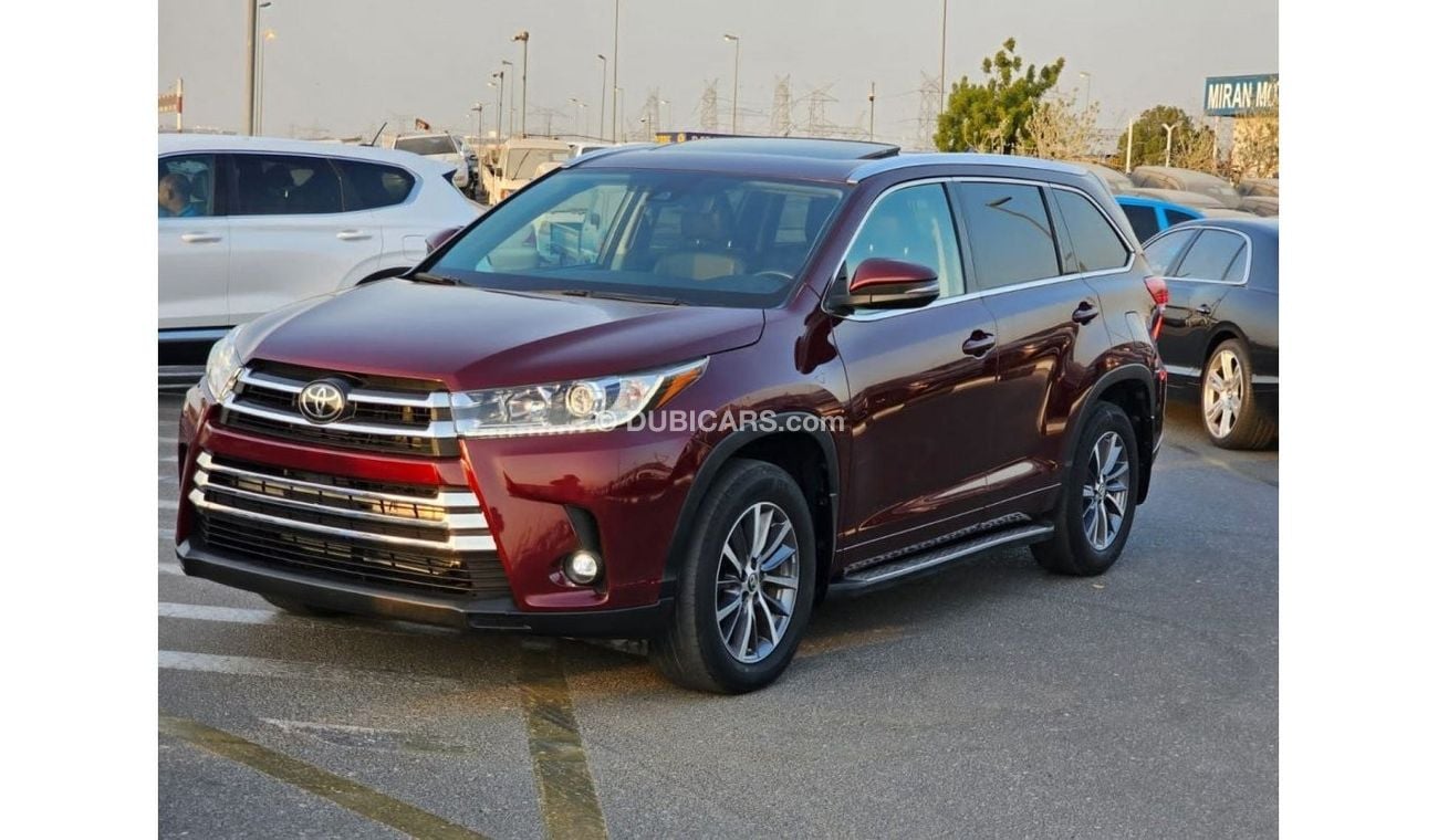 Toyota Highlander 2017 Toyota Highlander XLE 4x4 Full Option 3.5L V6 /