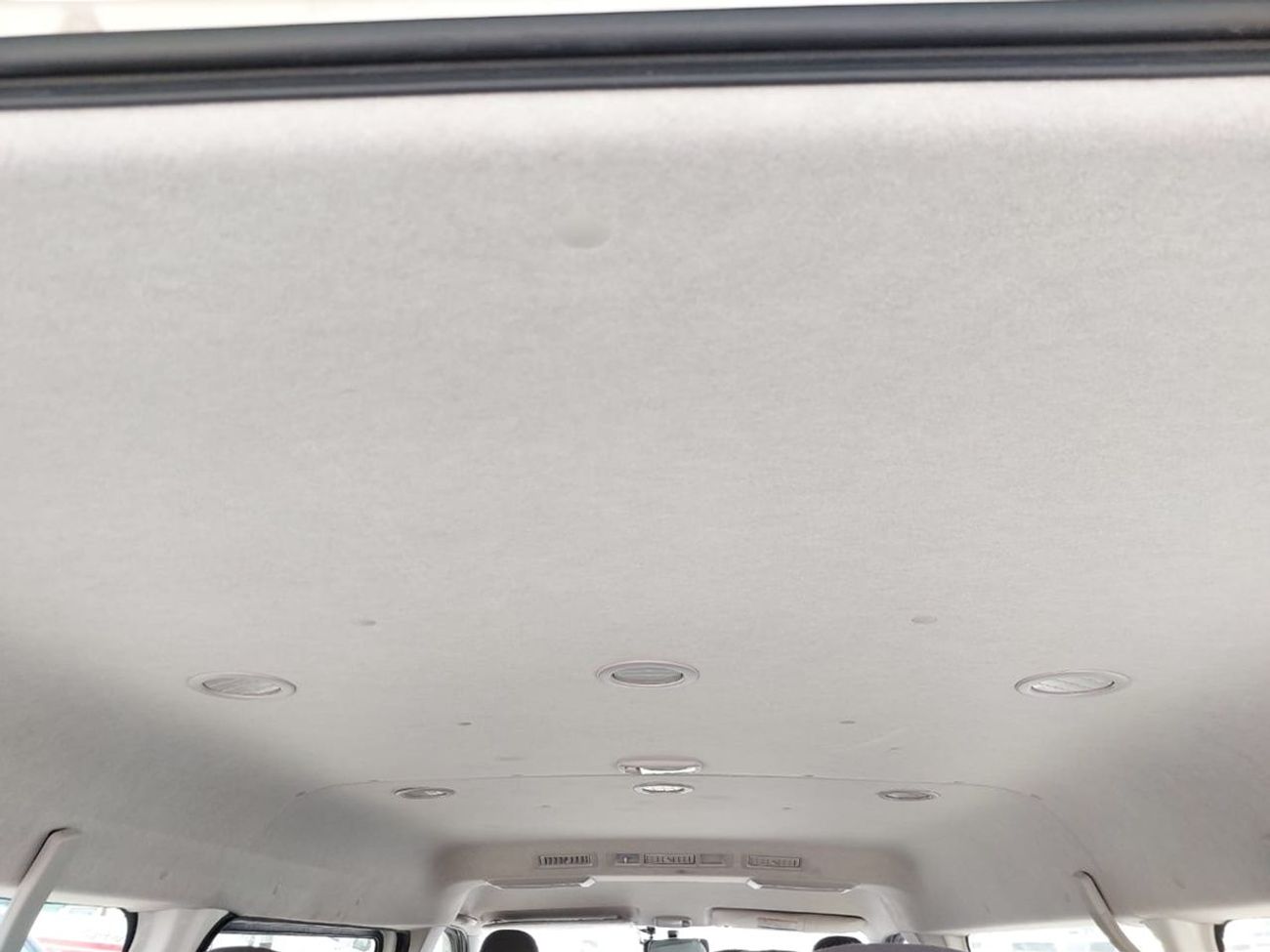 تويوتا هاياس TOYOTA HIACE WAGON VAN 2014  RHD 2.7 L PETROL AUTOMATIC (PM019787)