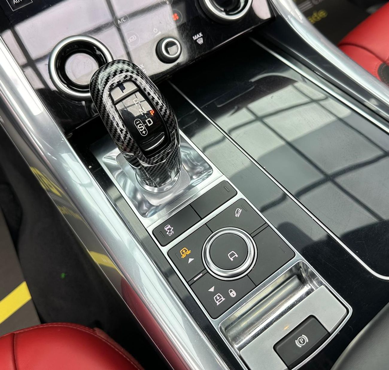 Land Rover Range Rover Sport HSE 3.0L (340 HP) 2018 Range Rover Sport HSE, Service History, Excellent Condition, GCC