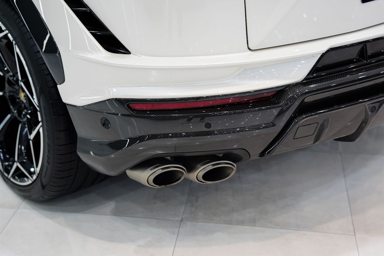 Lamborghini Urus 4.0T V8 Performante Full Carbon Pack, Akrapovic Exhaust, Lamborghini Warr + Serv!!