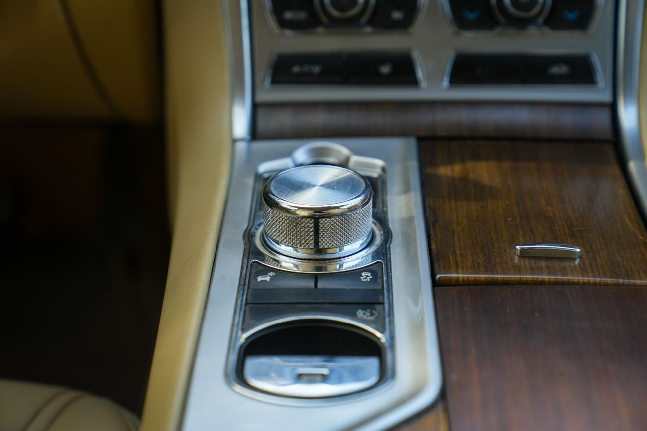 جاكوار XF 2013 LUXURY!! GCC SPECS!! FULL SERVICE HISTORY