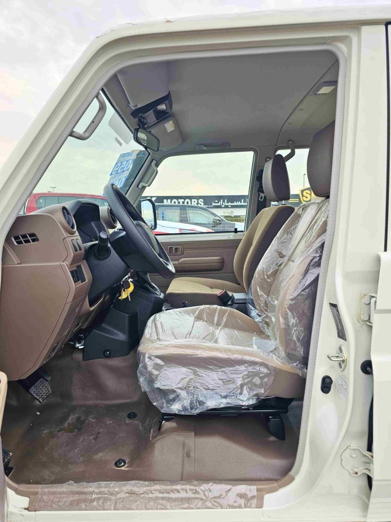 Toyota Land Cruiser Pick Up LC79 / DOUBLE CABIN / 2.8L V4 DIESEL A/T / SNORKEL / 4WD (CODE # LC79)