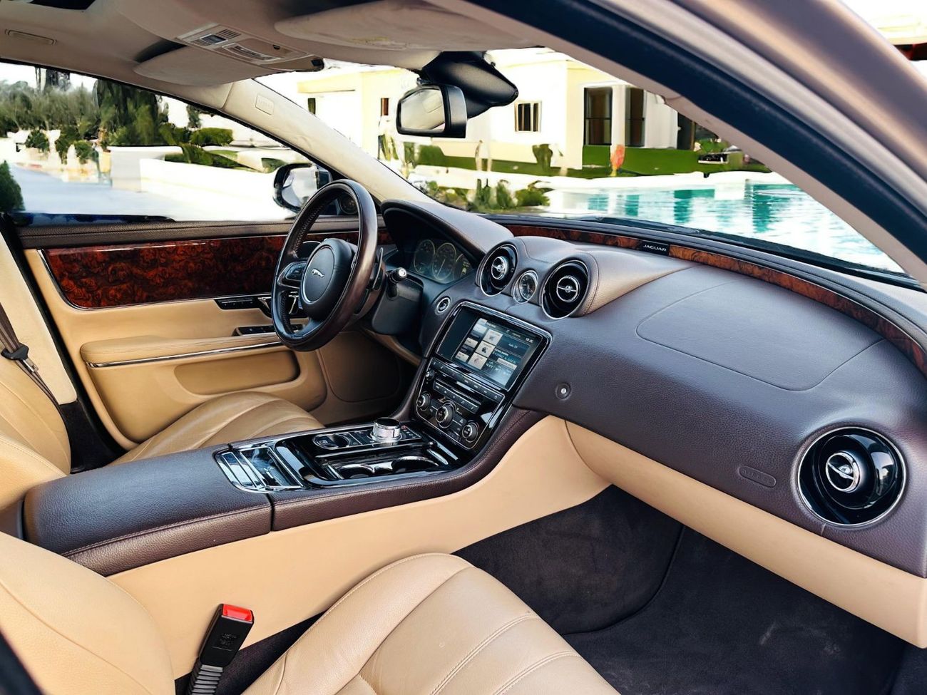 Jaguar XJ AED 980 PM | JAGUAR XJL  LUXURY | FULL AGENCY MAINTAINED | GCC SPECS | FIRST OWNER