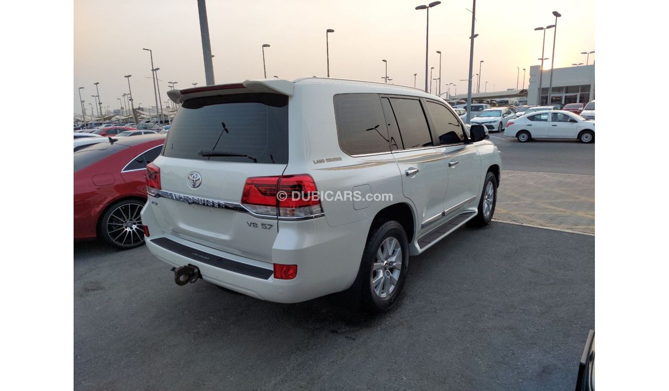 Toyota Land Cruiser GXR1