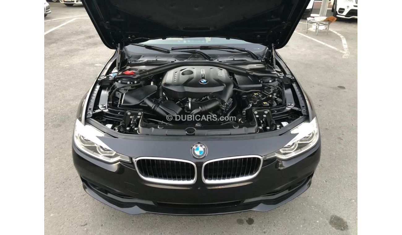 BMW 320i BMW320 MODEL 2018 GCC car prefect condition