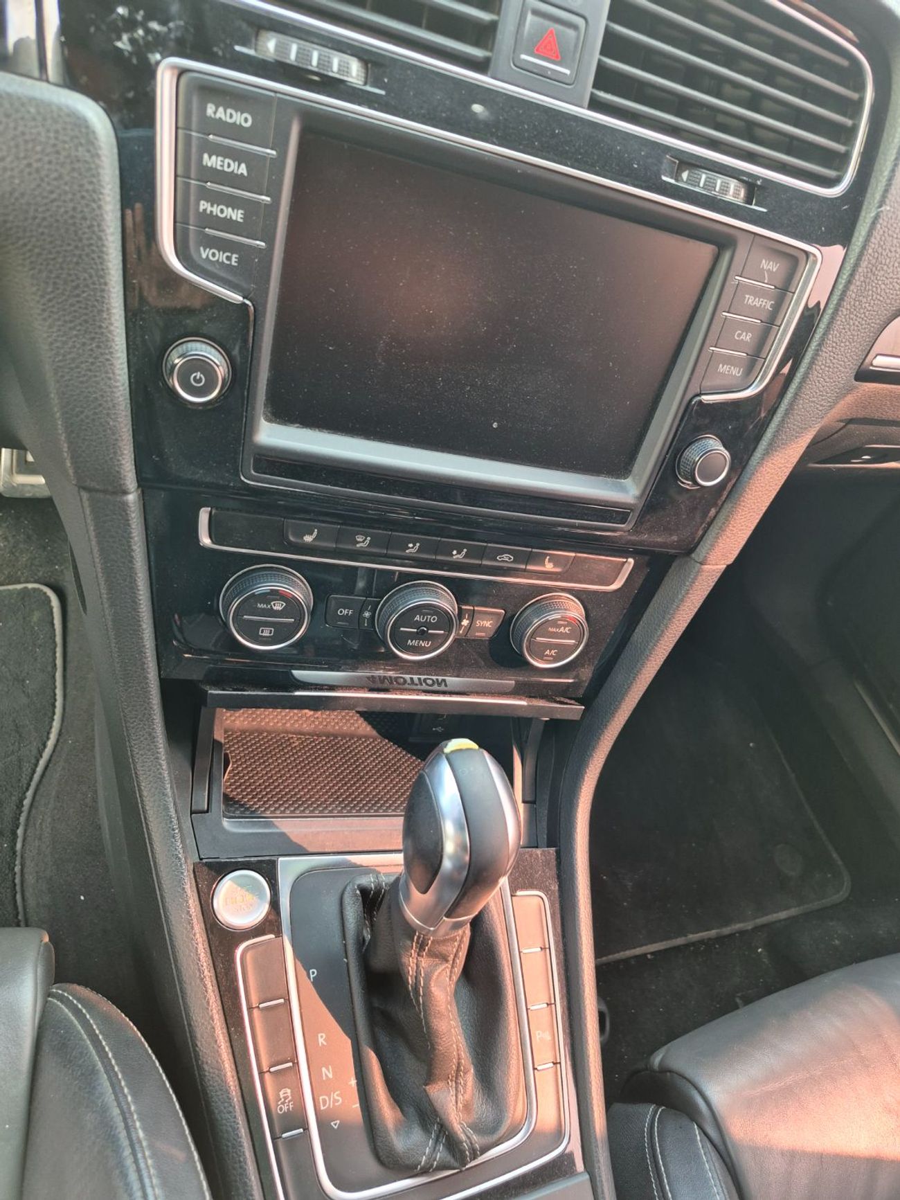 فولكس واجن جولف ار