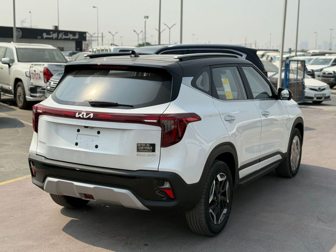 Kia Seltos KIA SELTOS 1.5L CHINESE SPECS FULL OPTION WITH BLACK ROOF