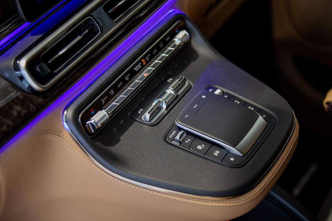 Mercedes-Benz V 300 XLWB Luxury VIP Senzati Interior. Mercedes-Benz Approved Conversion