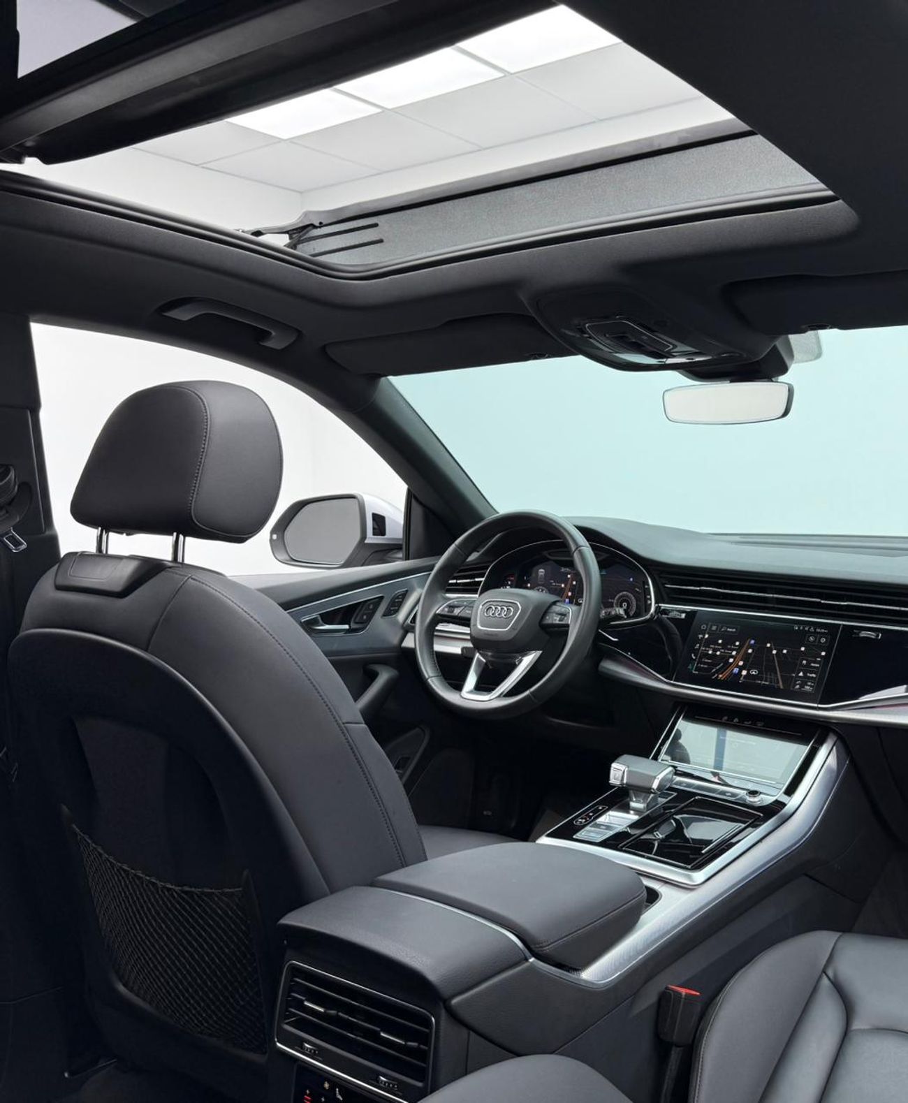 أودي Q8 55 TFSI quattro S-Line 3.0L (340 HP) 2020 Audi Q8 55 TFSI Quattro S-Line, Warranty, Full Audi Servic