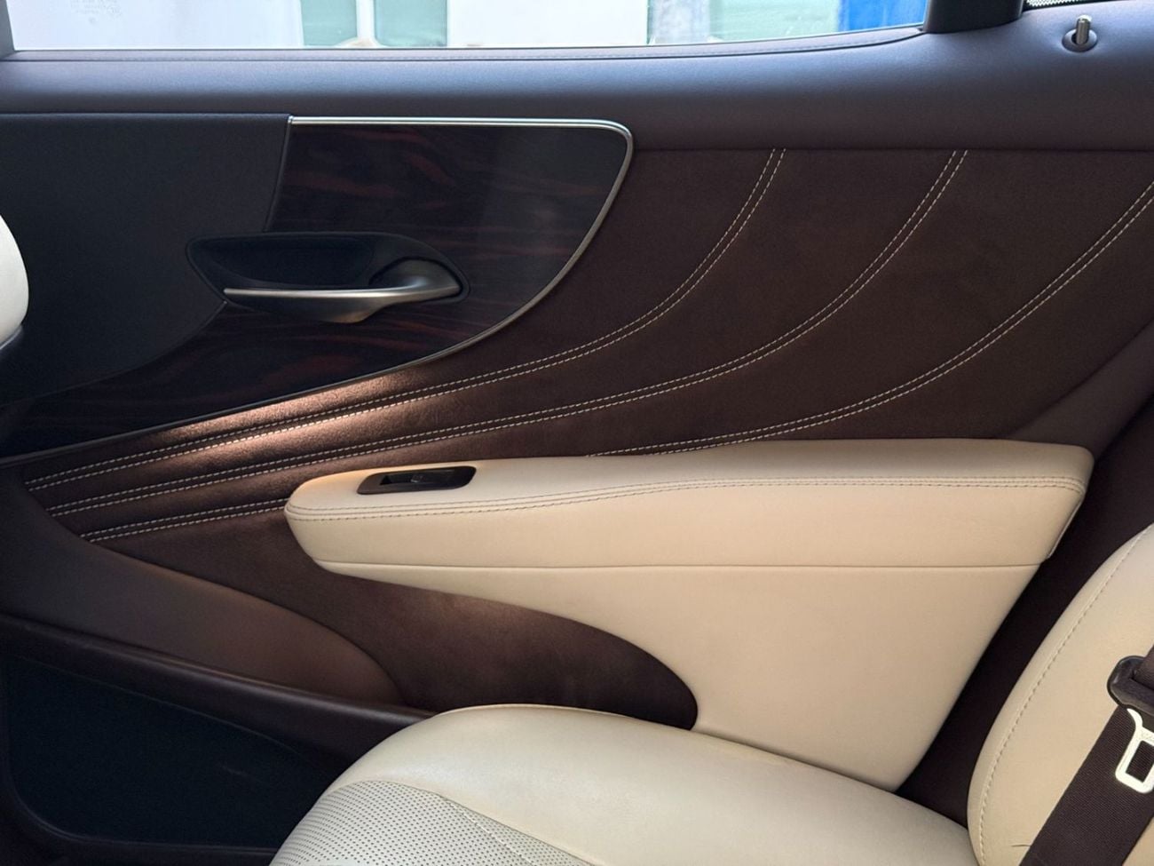 Lexus LS500 TITANIUM