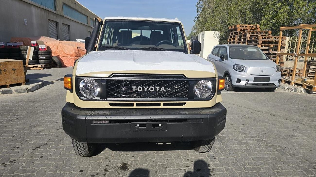 تويوتا لاند كروزر بيك آب GDJ79 DC A/T 2.8L T/Diesel 2025YM
