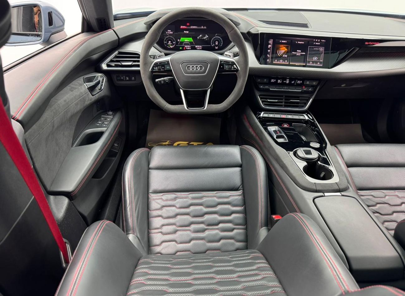 أودي إي ترون جي تي 2023 Audi E-Tron GT Quattro, 2026 Audi Warranty, 2029 Audi Service Pack, Audi Service History, GCC