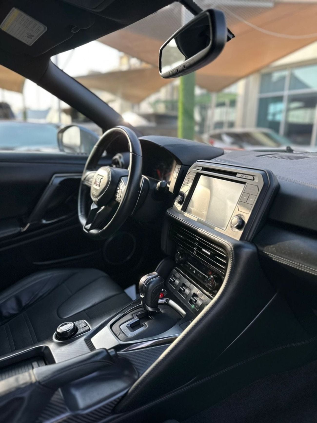 نيسان جي تي ار PREMIUM