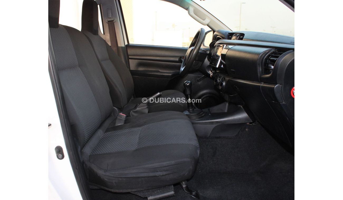 تويوتا هيلوكس تويوتا هيلوكس 2017 ديزل خليجي بحالة ممتازة بدون حوادث نظيفه جدا من الداخل والخارج